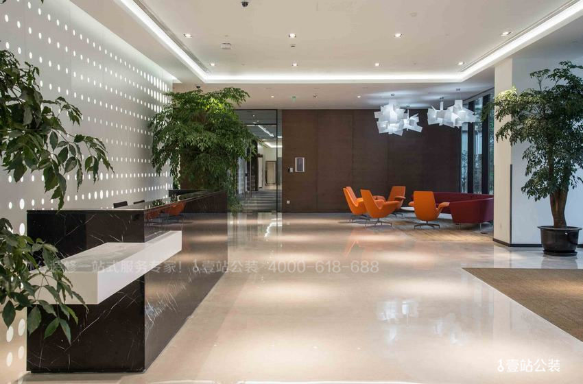深圳办公室装修公司谈谈空间绿化的重要性